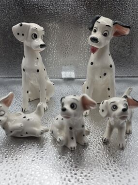 Vintage Disney’s 101 Dalmatian Pontoon & Perdita Sitting W/3 Puppies